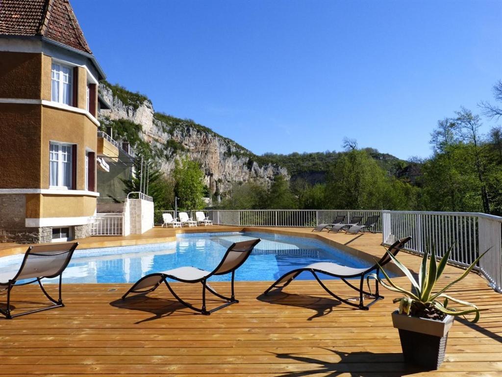 Hotel Restaurant Des Grottes Du Pech Merle 2*