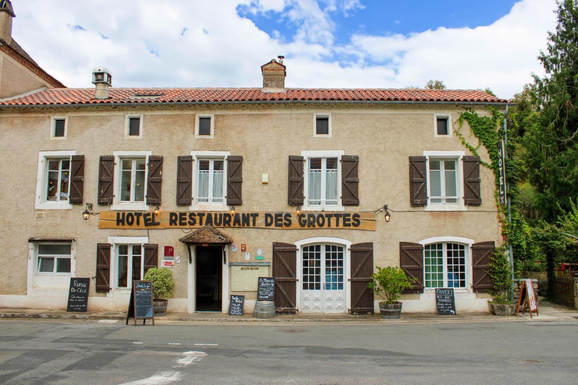 Restaurant Des Grottes Du Pech Merle Hotel Cabrerets