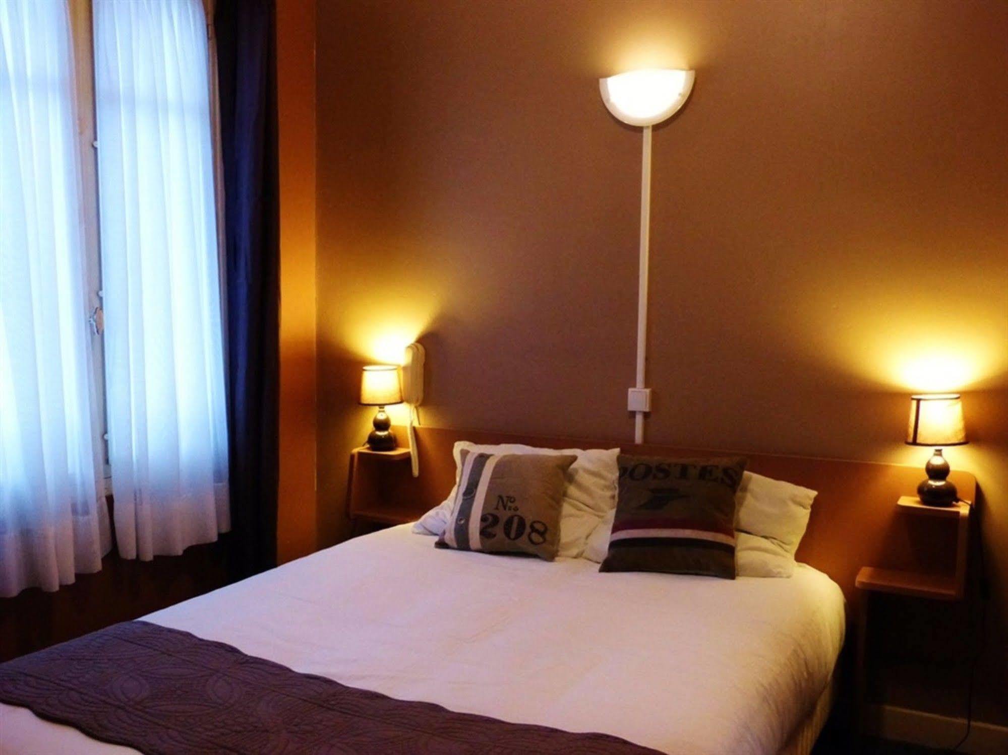 Restaurant Des Grottes Du Pech Merle Hotel 2*